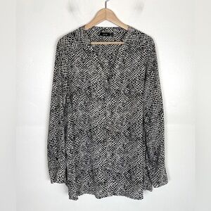 Apt. 9 Long Sleeves Top 3X Black & White Animal Print Chiffon V-Neck Button Down